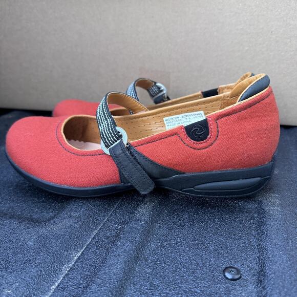 Unknown Shoes - Meditation Mary Jane Shoes Womens Size 8.5 Red Strap Comfort Flats 0907CS09